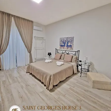 Saint George's House 3 * باري